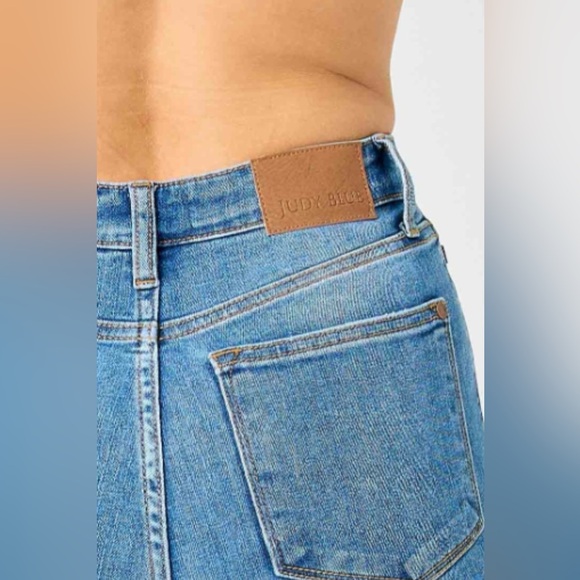 Judy Blue Full Size High-Waisted Classic Flare Jeans Plus Size - Picture 3 of 10